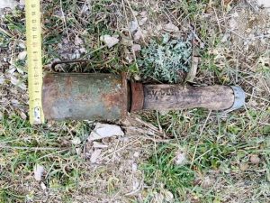 Военни специалисти унищожиха ръчна граната, открита в частен имот в село Дъбово