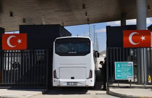 Женският национален отбор по футбол на Иран се завърна в родината си