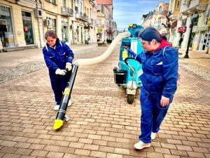 Община Русе модернизира почистването с нова електрическа вакуумна машина
