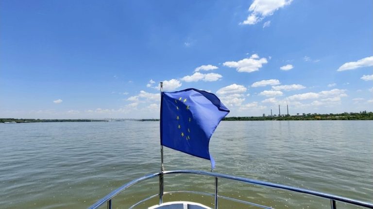 Модерна система с изкуствен интелект ще следи замърсяването на река Дунав