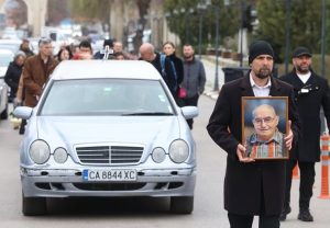 Прощаваме се с емблематичния синоптик Минчо Празников на Централните софийски гробища