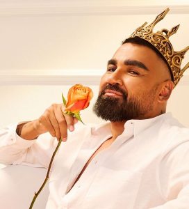 Чалга певците в битка за зала Арена: Ботове, милиони и сблъсък на егото