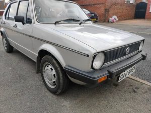 Продава се уникален VW Golf I с пробег от едва 36 километра