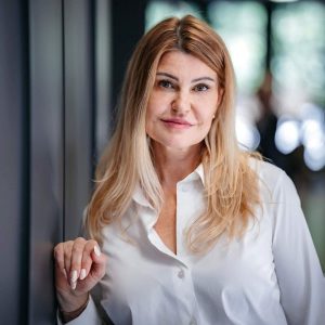 Психотерапевтът Ирена Соколова: Лицето е бойно поле за справяне с вътрешен дефицит