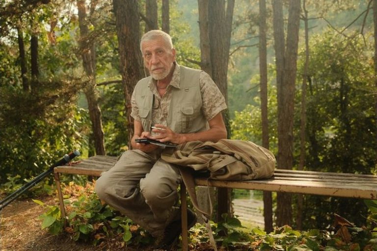 След края на “Мамник” Атанас Атанасов пак в сериал по БНТ – ще е професор по философия След края на “Мамник” Атанас Атанасов пак в сериал по БНТ – ще е професор по философия