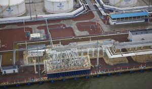 Украински дронове отново нанесоха значителни щети на руското пристанище Уст-Луга