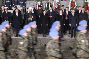 Рая Назарян и народни представители почетоха 3 март със заря-проверка в София