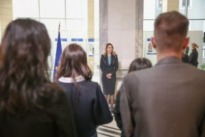 Рая Назарян връчи удостоверения на студенти – законодателни сътрудници в парламента