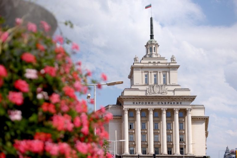 Парламентът удължи бюджетната рамка за 2026 г. и избра нов подуправител на БНБ Парламентът удължи бюджетната рамка за 2026 г. и избра нов подуправител на БНБ
