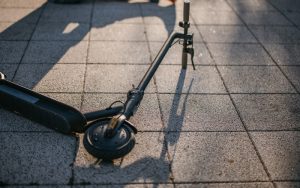 13-годишно дете е в тежко състояние след инцидент с тротинетка в Бургас