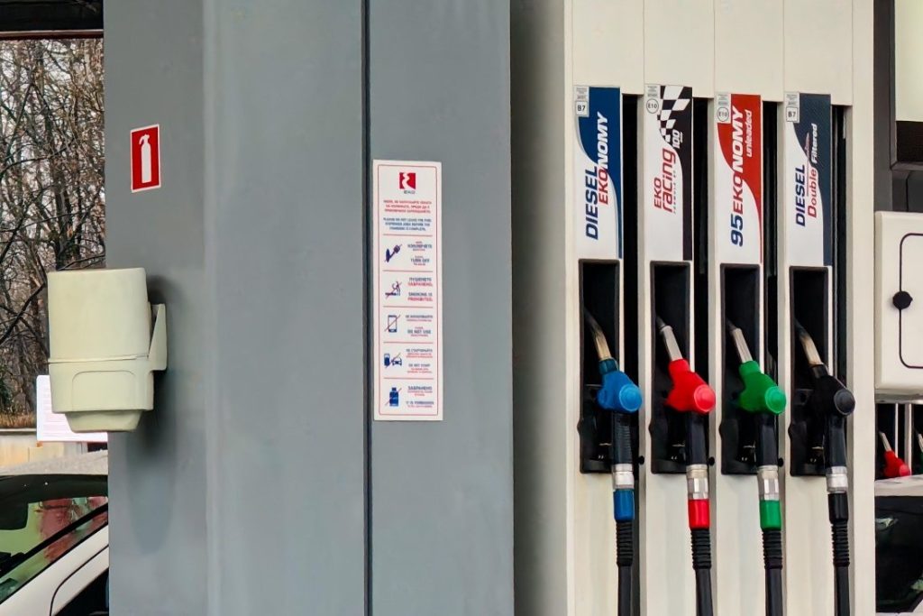 1,60 евро за литър дизел: Как ще се активира компенсацията от 20 евро заради скъпите горива?