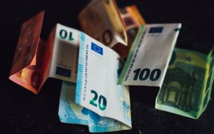 Ало измамник измами 84-годишна жена от село Чифлик със 7800 евро