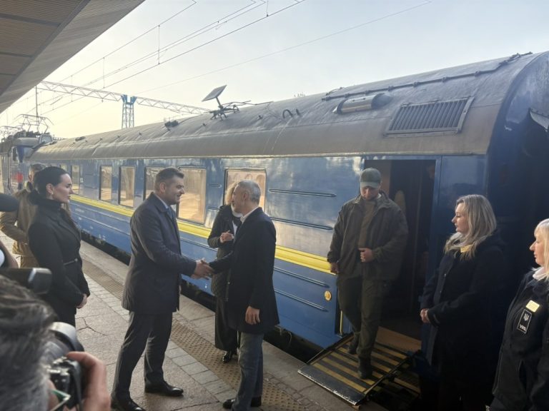 Андрей Гюров пристигна на посещение в Украйна с правителствена делегация