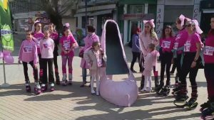 Благотворителна кауза в Асеновград: Мъже и жени бягаха на токчета за здраве и солидарност