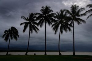 Циклонът Нарел прекъсна работата на стратегически заводи за втечнен газ в Австралия