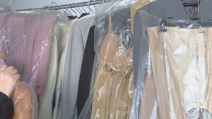 Анонимен дарител осигури 150 нови абитуриентски тоалета за младежи в Петрич