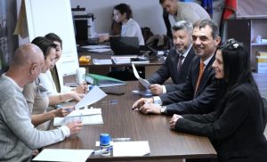 Ахмед Доган няма да е кандидат-депутат: АПС обяви водачите на листите си за изборите