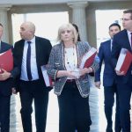 ДПС се регистрира самостоятелно за изборите на 19 април с над 12 000 подписа