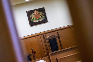 Двама отиват на съд за смъртоносния пожар в дома за възрастни в Рояк