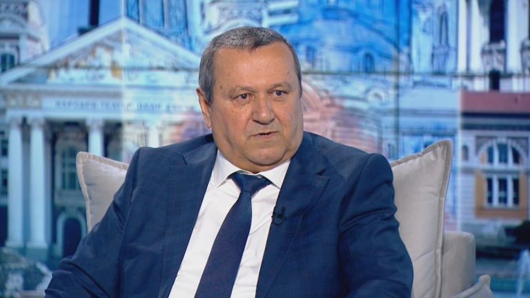Хасан Адемов: Пенсиите и социалните плащания са гарантирани дори без редовен бюджет Хасан Адемов: Пенсиите и социалните плащания са гарантирани дори без редовен бюджет