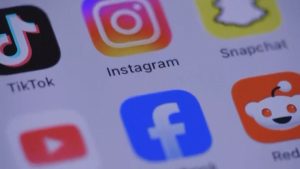 Индонезия въвежда строга забрана за социални мрежи за деца под 16 години