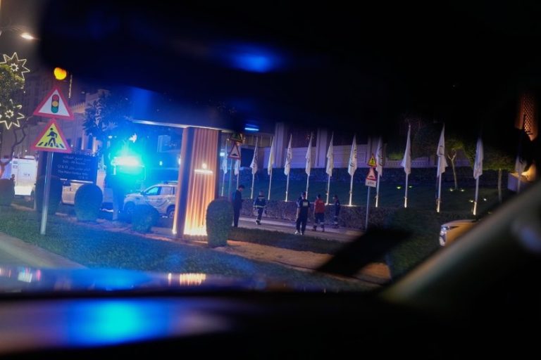 Ирански дрон удари небостъргача „Марина“ в Дубай при мащабна атака Ирански дрон удари небостъргача „Марина“ в Дубай при мащабна атака