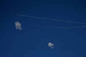 Конфликтът в Близкия изток: Нова размяна на удари, САЩ унищожиха 16 ирански кораба