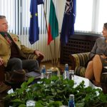 Министър Надежда Нейнски обсъди сигурността и визите с и.д. посланик на САЩ