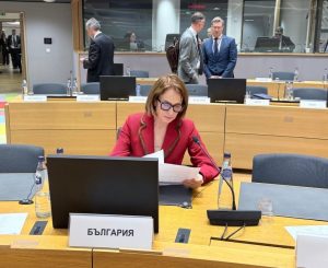 Министър Нейнски: Към България няма искане за участие в мисия в Ормузкия проток