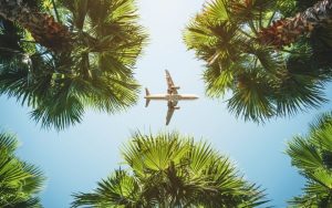 Могат ли туроператорите да вдигнат цената на вече продаден пакет заради горивата?