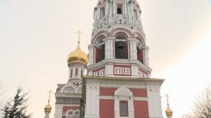 Храм-паметникът в Шипка: Мястото, където камбанният звън разказва за подвига на 18 000 освободители