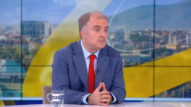 Найден Тодоров: Искам да спрем да говорим само за пари и да почнем да говорим за смисъла на това, което правим Найден Тодоров: Искам да спрем да говорим само за пари и да почнем да говорим за смисъла на това, което правим