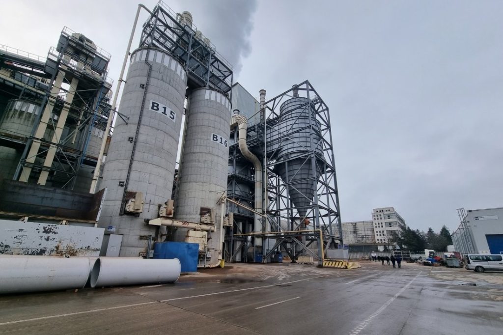 Напрежение във Велико Търново след рестарта на производствена линия в дървопреработвателен завод