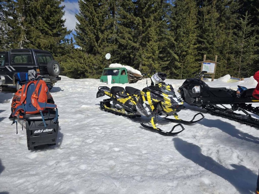 Масирани акции в националните паркове: Заловиха десетки нарушители с моторни шейни