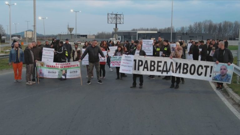 Недоволство в Пловдив срещу връщането на Васил Костадинов начело на полицията Недоволство в Пловдив срещу връщането на Васил Костадинов начело на полицията