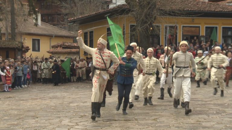 Нова инициатива: Предлагат 20 април за официален или национален празник на България Нова инициатива: Предлагат 20 април за официален или национален празник на България