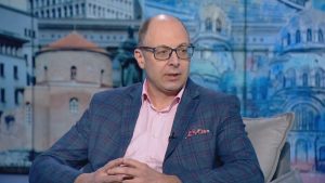 Няма военна заплаха за България, поради което не е необходимо да се предприемат допълнителни мерки извън обичайно, каза Йордан Божилов