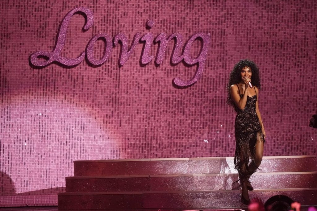 Оливия Дийн триумфира на наградите „Брит“ с четири статуетки