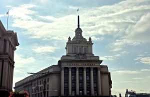 Парламентът гласува по-строги наказания за престъпления срещу деца и животни