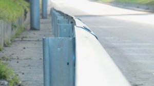 Община Пловдив подменя стотици метри компрометирани мантинели след поредица от катастрофи