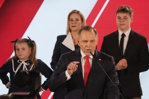 Полският президент Карол Навроцки наложи вето върху 44 млрд. евро за отбрана по програмата SAFE