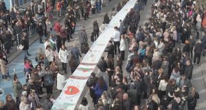 Послание за 3 март: Ученици от Димитровград създадоха 148-метрова историческа картина