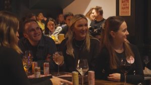 Приятели в търсене на сродни души: Завръщане към срещите "лице в лице"