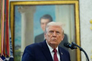 Протести „Без крале“ в САЩ: Одобрението за Доналд Тръмп спадна до рекордните 36%