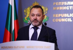 Министър Найденов: Финансовото състояние на АПИ е изключително тревожно