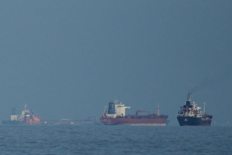 Иран започна миниране на Ормузкия проток: САЩ унищожиха 16 кораба на Техеран Иран започна миниране на Ормузкия проток: САЩ унищожиха 16 кораба на Техеран