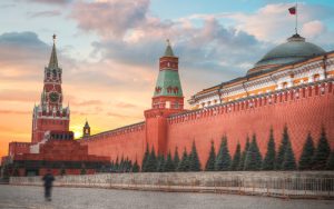 Русия експулсира британски дипломат по обвинения в шпионаж и събиране на икономически данни