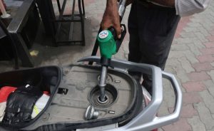 САЩ разрешиха временно на Индия да купува руски петрол заради кризата в Близкия изток