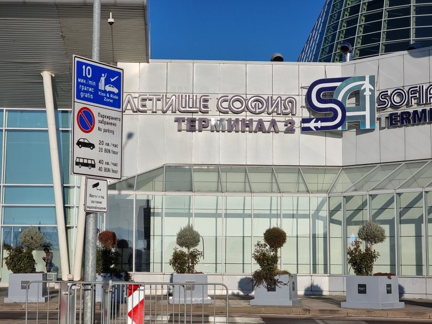 Засилени мерки за сигурност в София след ударите в Иран: Полицията пази летищата и дипломатически обекти