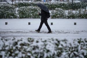 Снежни бури блокираха над 100 населени места в Югоизточна Турция